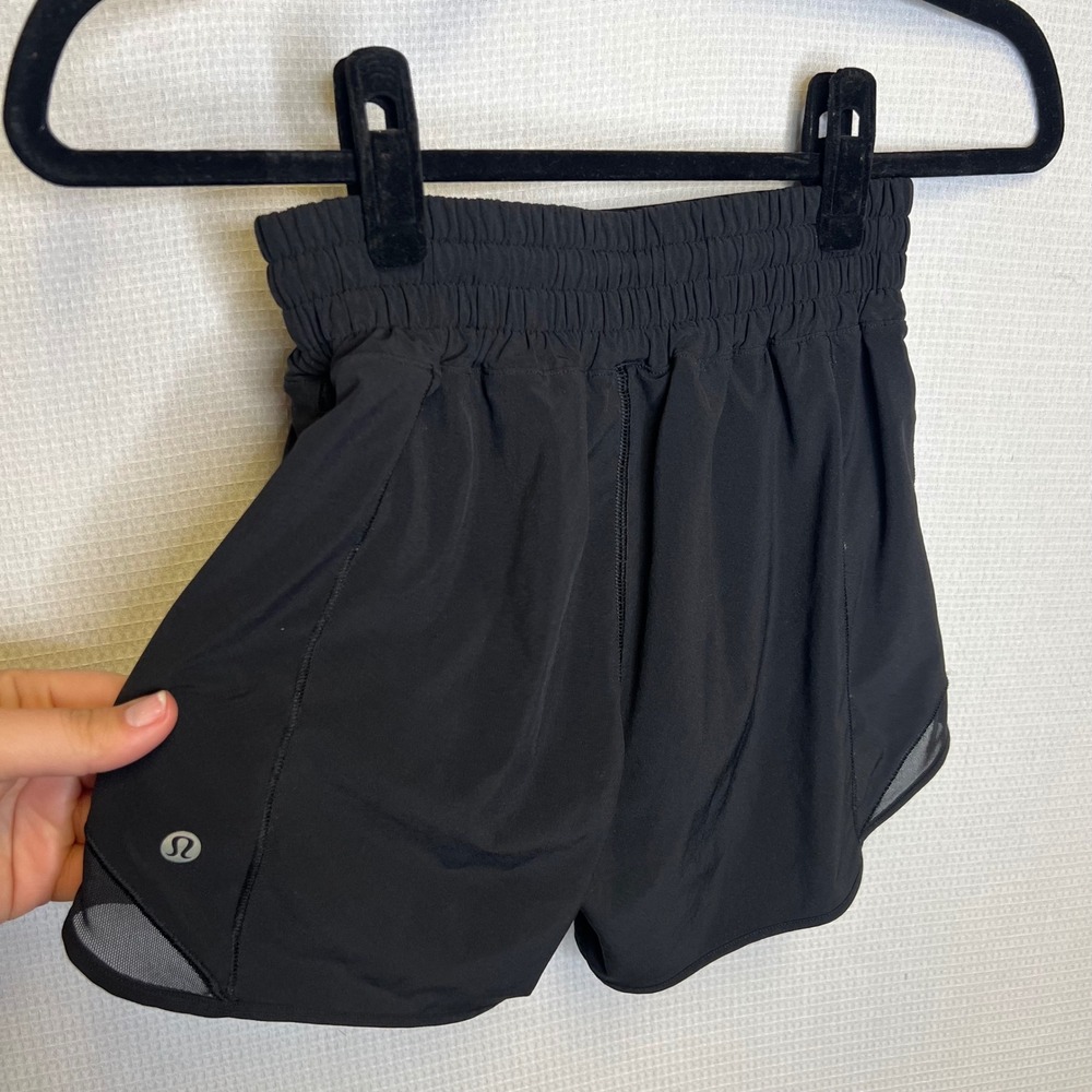 Lululemon Hotty Hot High-Rise Lined Short 2.5 Black LW7AYXT Size 2